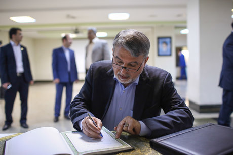 تاریخ‌سازی بزرگترین خیانت به ملت است